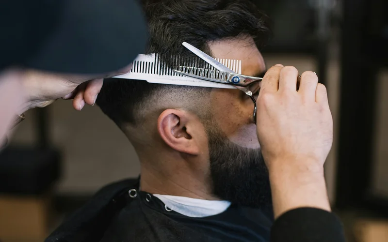 Corte con barba barbería El Clot Barcelona