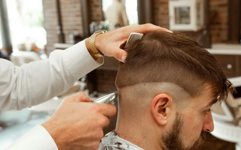 Corte y degradado barbería El Clot Barcelona